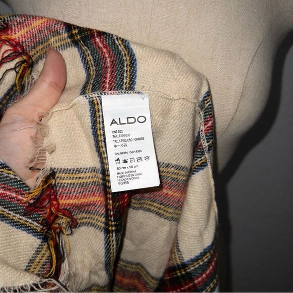 New‎ Aldo Plaid Open Scarf - Picture 3 of 4
